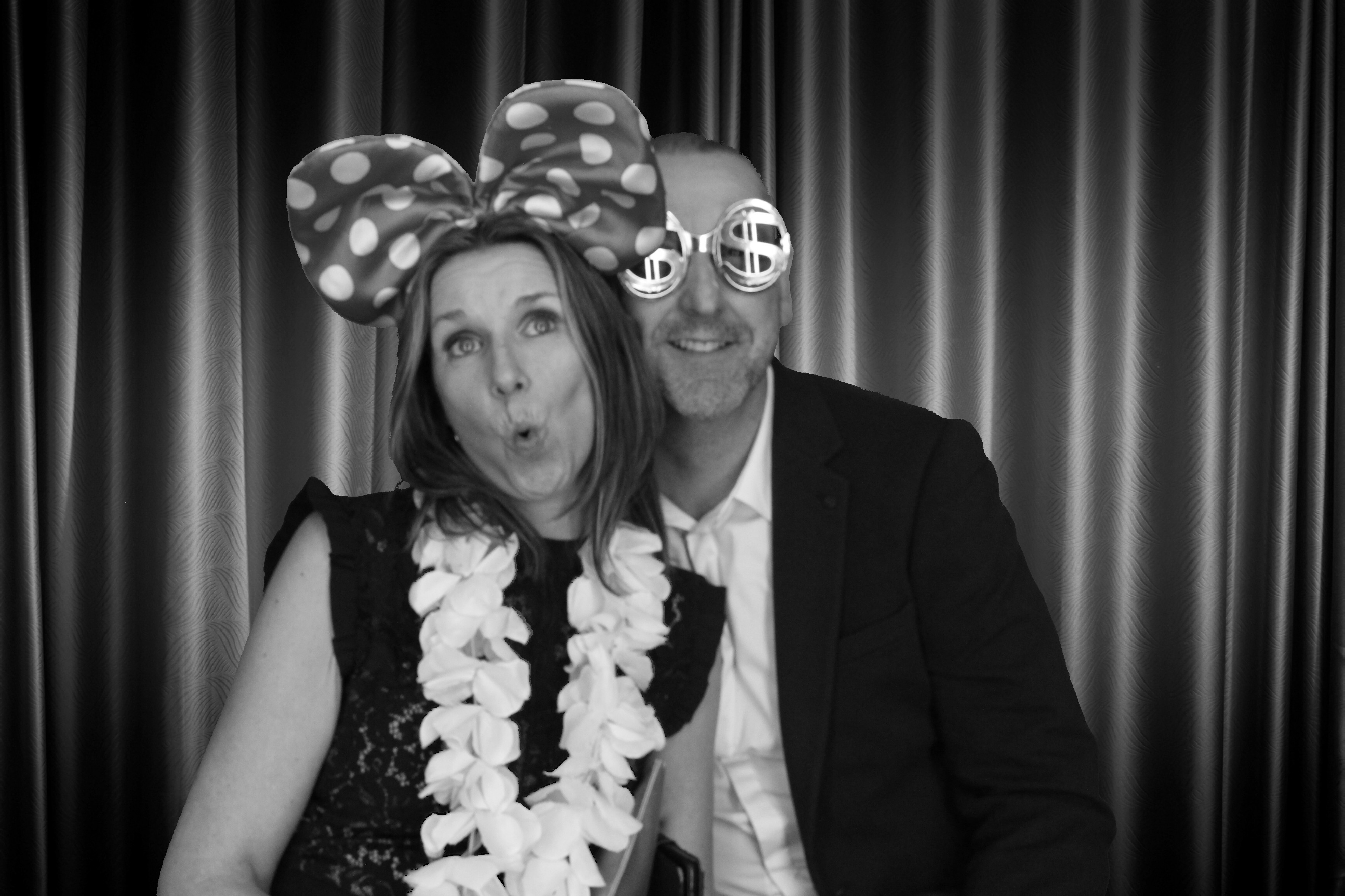 Mr & Mrs Mills | View more photos from the event at gallery.myphotoboothexperience.co.uk/u/MyPhotoBoothExperienceLtd/Mr-Mrs-Mills